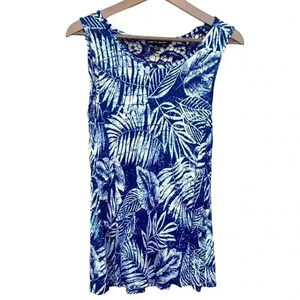 Cable & Gauge summer, lightweight and airy tunic with lace cut out at the back